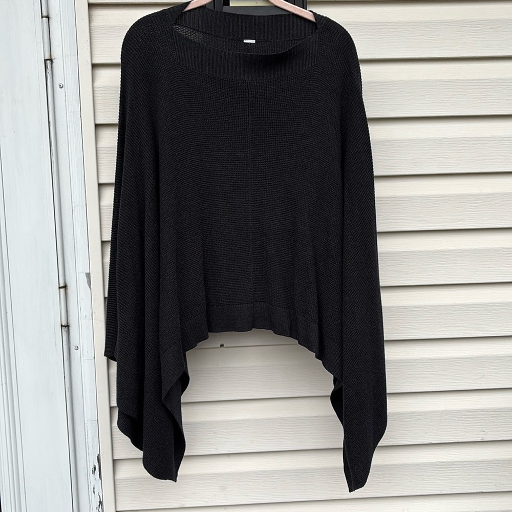 LULULEMON LADIES BLACK KNIT CAPE WRAP TOP-1 SIZE